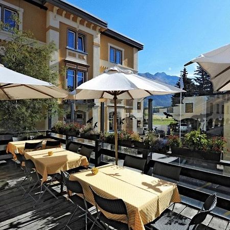 Hotel Arturo Челерина Экстерьер фото