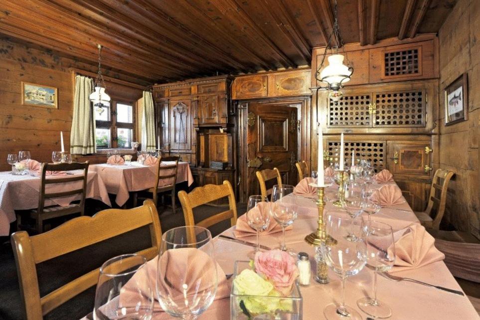 Hotel Arturo Челерина Экстерьер фото