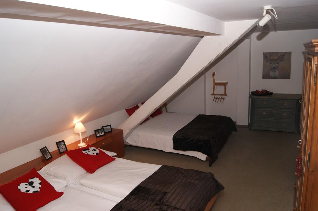 Hotel Arturo Челерина Экстерьер фото