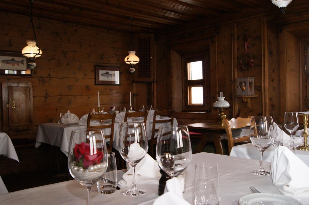 Hotel Arturo Челерина Экстерьер фото