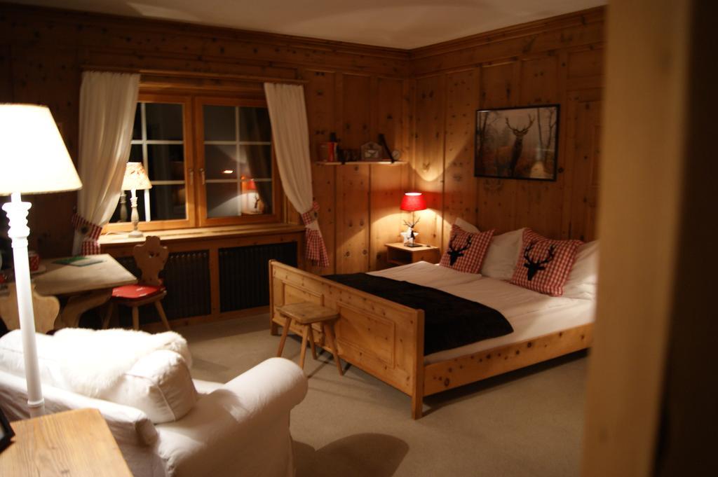 Hotel Arturo Челерина Экстерьер фото